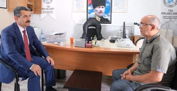 Sakatlar Derneği’ni ziyaret etti...