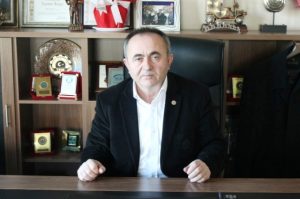 ÇİFTÇİ TARLASINI EKEMEYECEK...