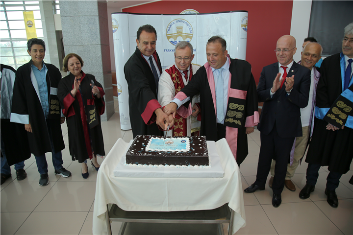 41. YAŞINI KUTLADI...