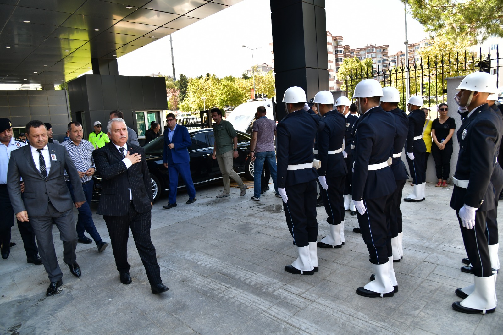 Düzenlenen törene katıldı...