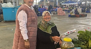 100 kadın üreticiye çiçek verildi