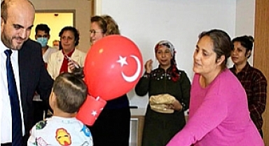 Bayramı Coşkusu Çocuk Servisinde Yaşandı...