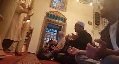 Filistin İçin Sabah Namazında Buluştular...