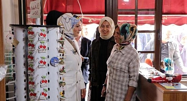 İnceledi ve alışveriş yaptı...