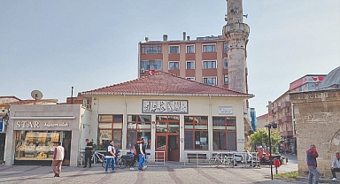 Minaresi onarılacak...