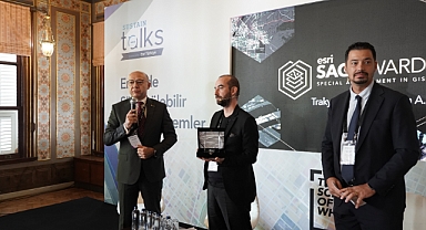 Ödülü takdim edildi...