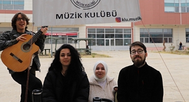 Öğrencilere Renk Katıyor...