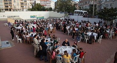 Pilav Gününde Bir Araya Geldiler...