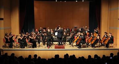 Trakya Üniversitesi Devlet Konservatuvarı Balkan Senfoni Orkestrası Sezon Açılış Konseriyle Sanatseverleri Büyüledi