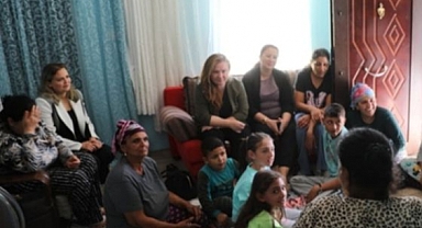 Vali Ekici, Dezavantajlı Öğrencilere Ev Ziyareti Yaptı ve Eğitimdeki Destek Vaadini Yineledi