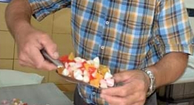 Akide şekeri çikolataya yenildi