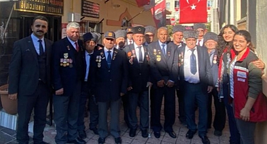 Kahramanların yanında olmaya devam edeceğiz...