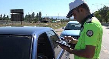 Kamyon ve tırlar titizlikle kontrol edildi...