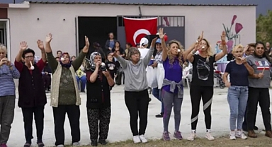 KÖYDE CUMHURİYET COŞKUSU..!