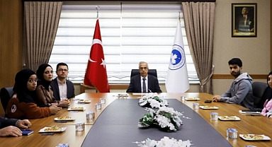 Rektör Şengörür Filistinli öğrencileri ağırladı