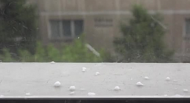 Sağanak yağış ve dolu hayatı felç etti