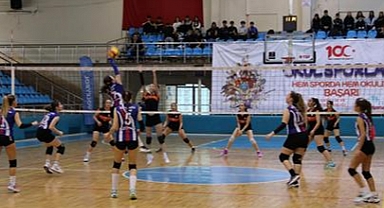 TAKIMLAR ÖDÜLLENDİRİLDİ...