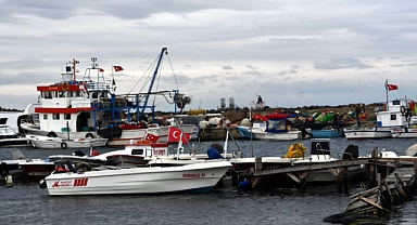 Tekirdağ'da kuvvetli rüzgar; eğitim uçuşları iptal edildi