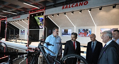 Üretim tesisini gezdiler