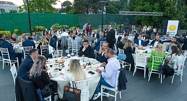 Yetenekli Gençlere Kapılarını Açıyor...