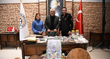 25 yıllık koleksiyonunu müzeye bağışladı!