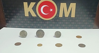 8 Adet Tarihi Mühür ve Sikke Ele Geçirildi