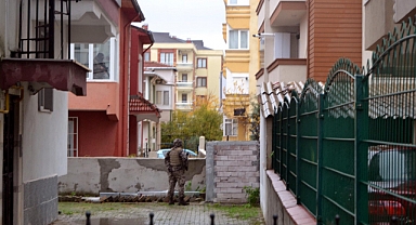 Eşini silahla rehin alan şüpheliyi polis etkisiz hale getirdi