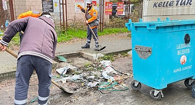 Lüleburgaz'da Temizlik İşçileri Yağış Sonrası Sokakları Parlattı
