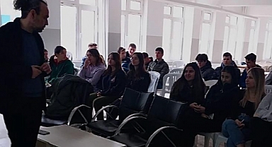 Pınarhisar'daki Liselerde Sosyal Medya Eğitimi Gerçekleştirildi