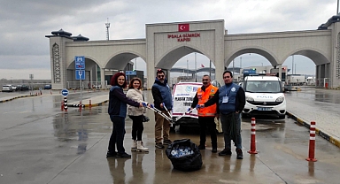 'Plastik terörü'ne dikkat çekmek için Kars'tan Edirne'ye yürüdüler