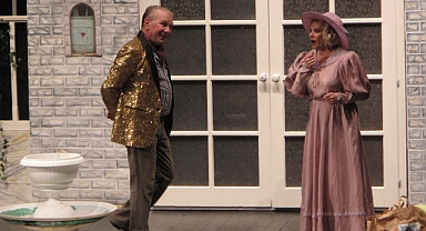 PRIMADONI sahnelendi