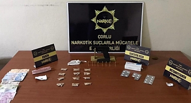 Uyuşturucu ve silah ele geçirildi