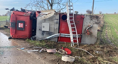 Vize Belediyesi İtfaiye Ekibi Kaza Geçirdi