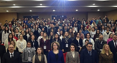 “Yoğun Bakım Hemşireliğinde Güncel Yaklaşımlar” Sempozyumu Düzenlendi