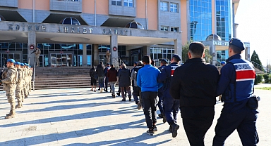 Yunanistan'a kaçarken yakalanan 10 şüpheli tutuklandı