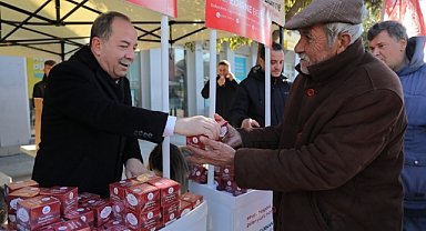 Başkan Gürkan'dan Kandil Simidi İkramı
