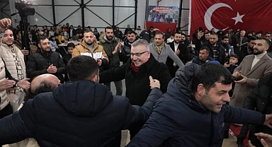 Başkan Kesimoğlu, asker eğlencesinde gençlerle bir aradaydı