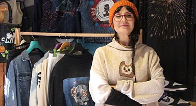 Çöpe atılacak eski eşyaları geri dönüşümle buluşturup, yeni tasarımlar elde ediyor