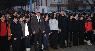 Eğitim haftası saygı duruşuyla başladı
