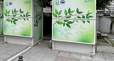 Emek Pazarı Yağmura Takıldı