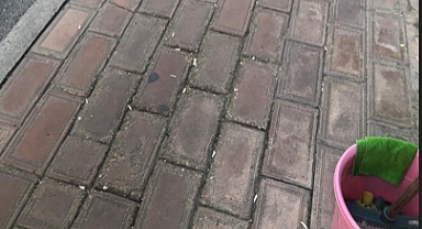 İş Yerleri Önlerindeki Temizlik Kovaları