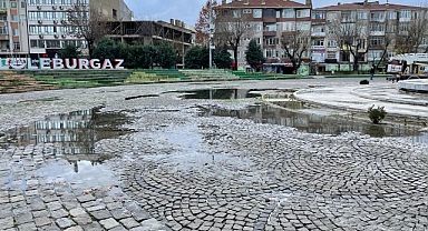 Kongre Meydanı Göle Döndü