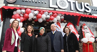 Lotus Kafe Hizmete Girdi