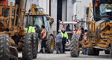 Lüleburgaz Belediyesi buzlanmaya karşı tedbir aldı