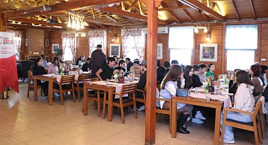 Öğrenciler kahvaltıda buluştu