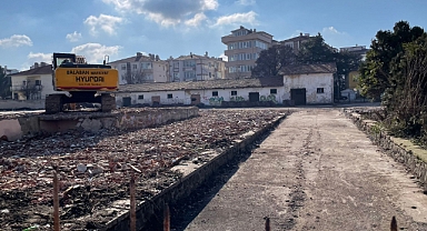 Pancar Bölge Şefliği Yıkım Çalışmaları Sürüyor