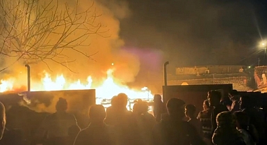 Tekirdağ'da 3 ahır yandı; 1 at ile 1 köpek öldü