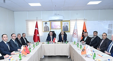 DEPREM KONUTLARIYLA YOLLARI EŞ ZAMANLI OLARAK BİTECEK