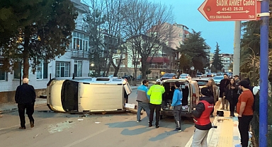 Edirne'de iki otomobil çarpıştı; 1 yaralı