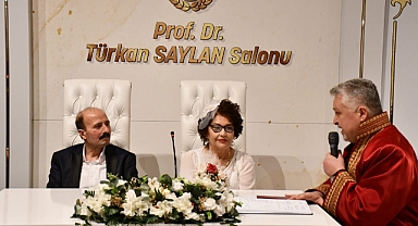 Huzurevi Aşkı Mutlu Bir Birlikteliğe Dönüştü